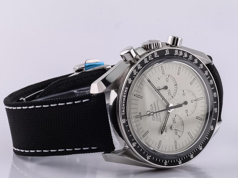 Can You Change the Dial on Omega Speedmaster Professional?